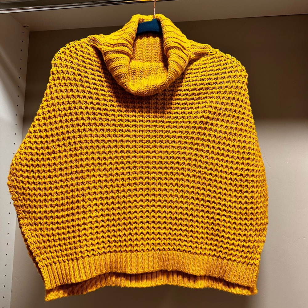 Renuar Knitted Shrug/Poncho